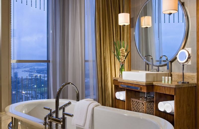 Sheraton Grand Shanghai Pudong Hotel & Residences