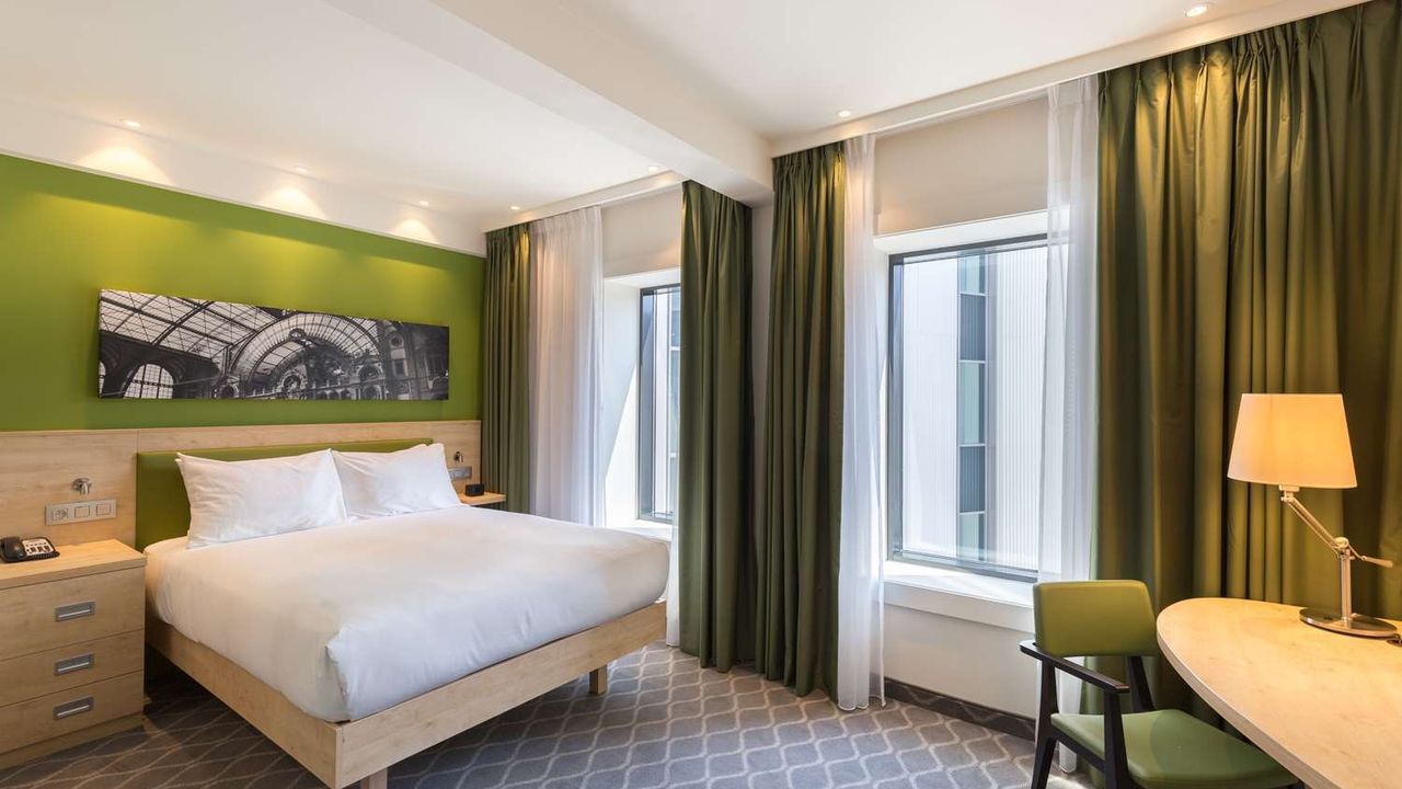 Hampton by Hilton Antwerp Central Station