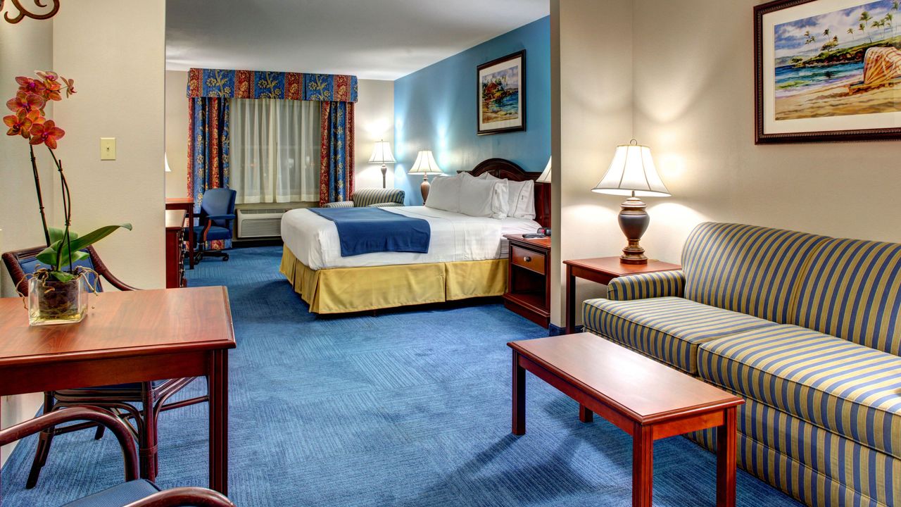 Holiday Inn Express & Suites Miami Kendall, an IHG Hotel