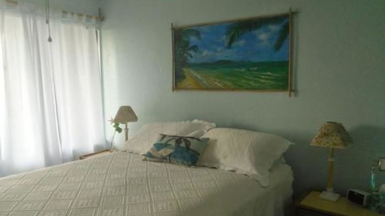 Hale-Hoola B & B