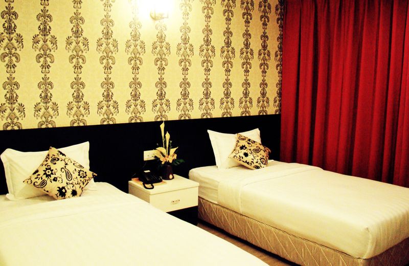 Adel Hotel
