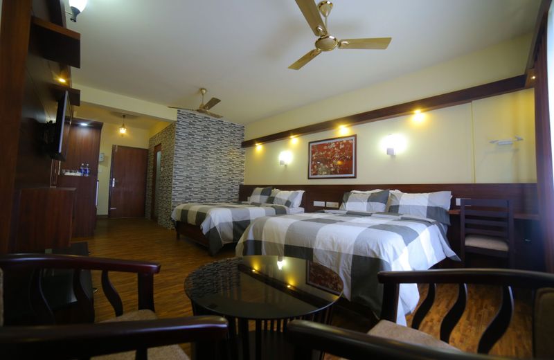 Plaza Suites