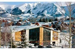 Three Seasons - 1 Bedroom Condo #206-A - LLH 59904