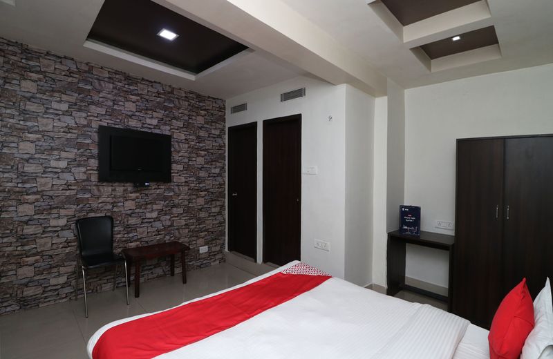 OYO 11722 Crystal Guest House