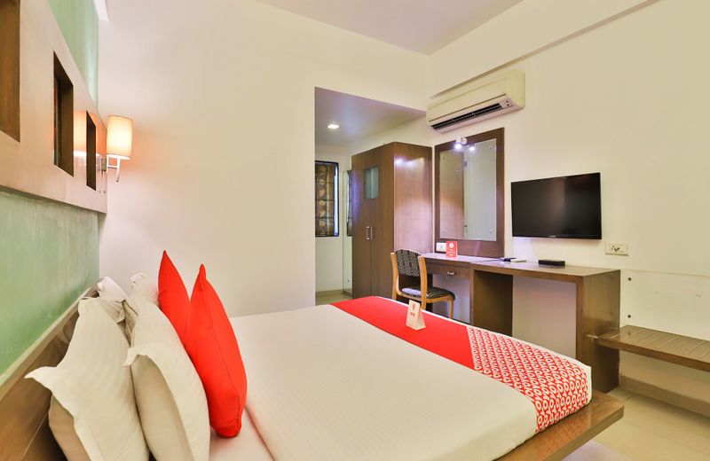 OYO 13372 Hotel Laksh Residency