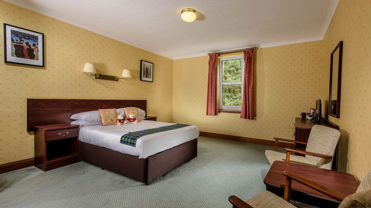 Muthu Dalmally Hotel