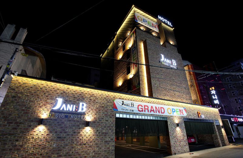 Jani B Hotel