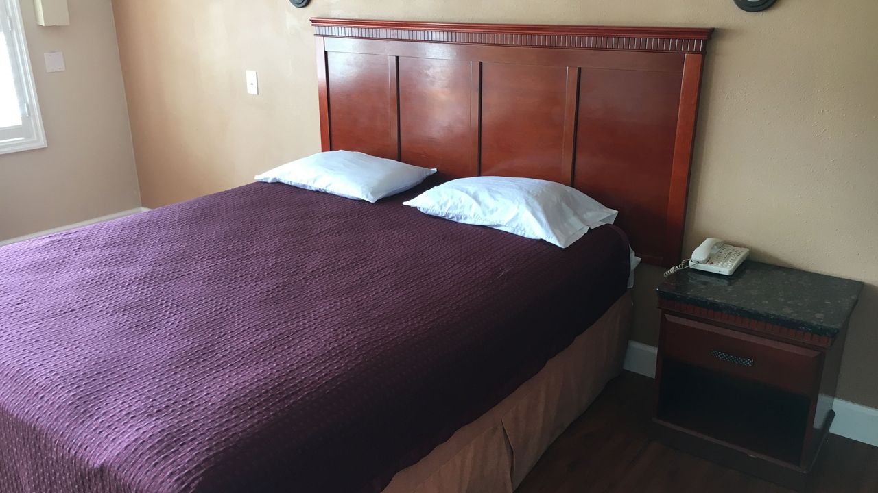 Travelodge by Wyndham Harbor City