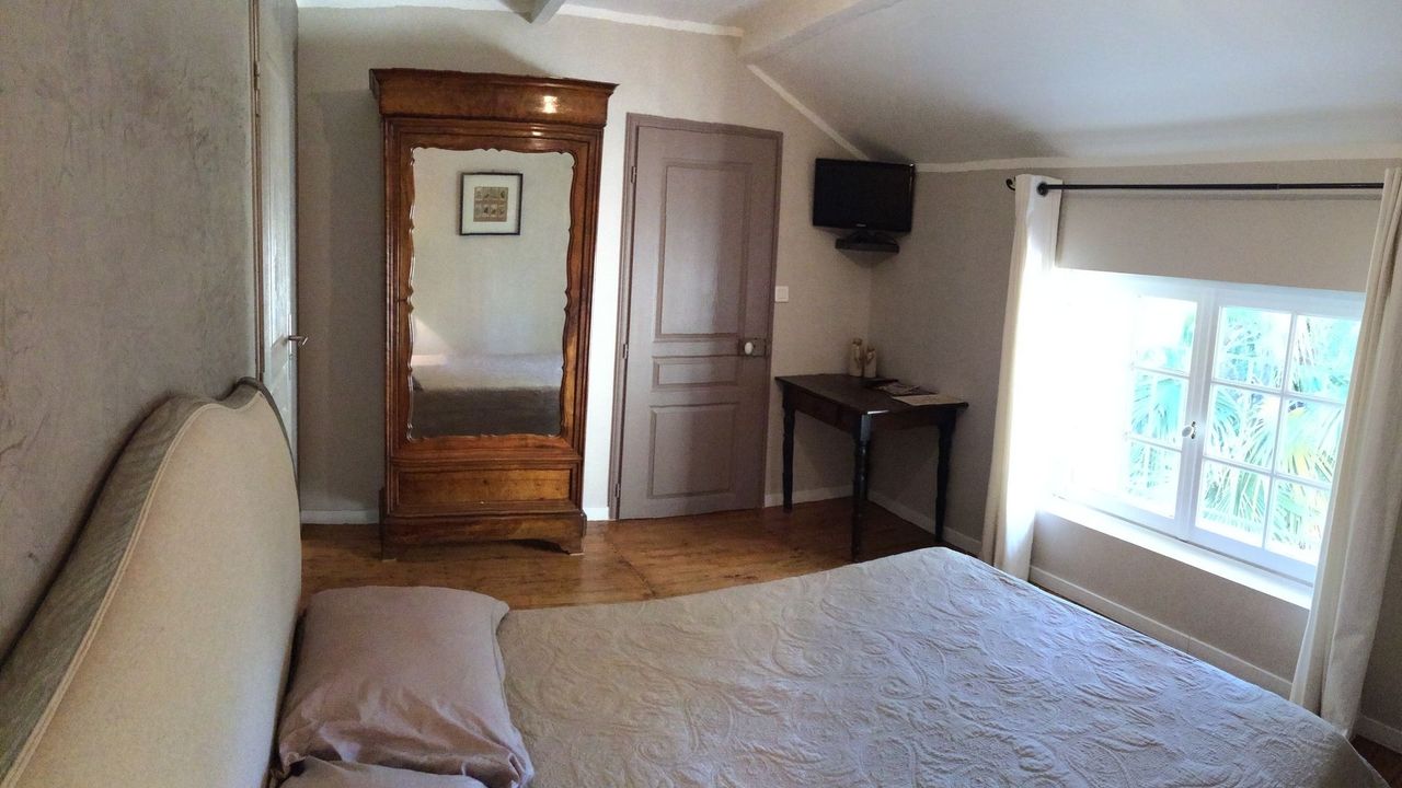 Villa LEONA