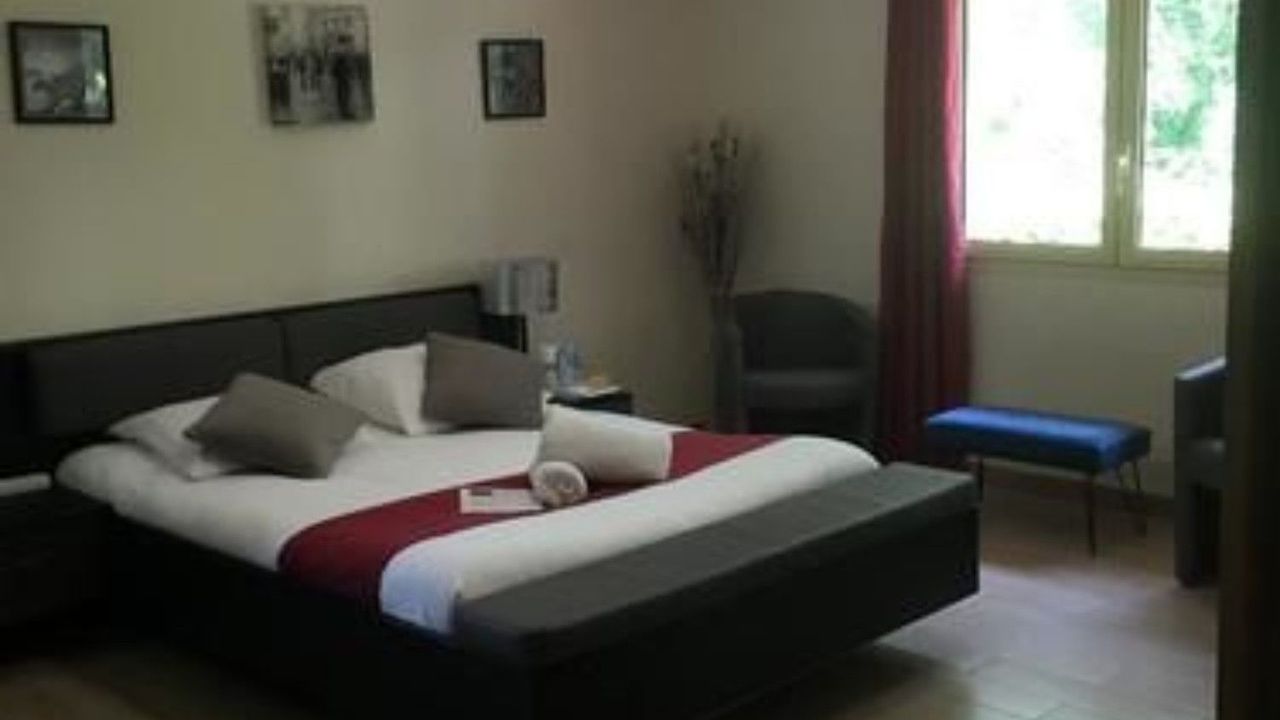 Au Charme du Lac Piscine & Spa 2