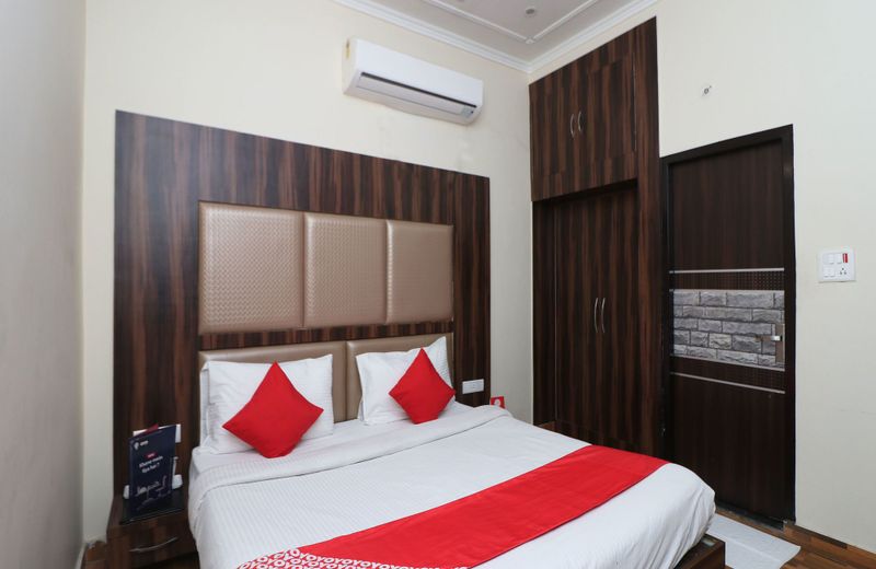 OYO 12126 Hotel Shagun Residency