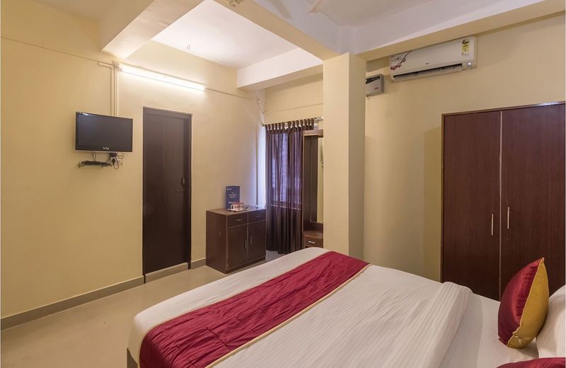 OYO 9671 Hotel Rudraksh Inn