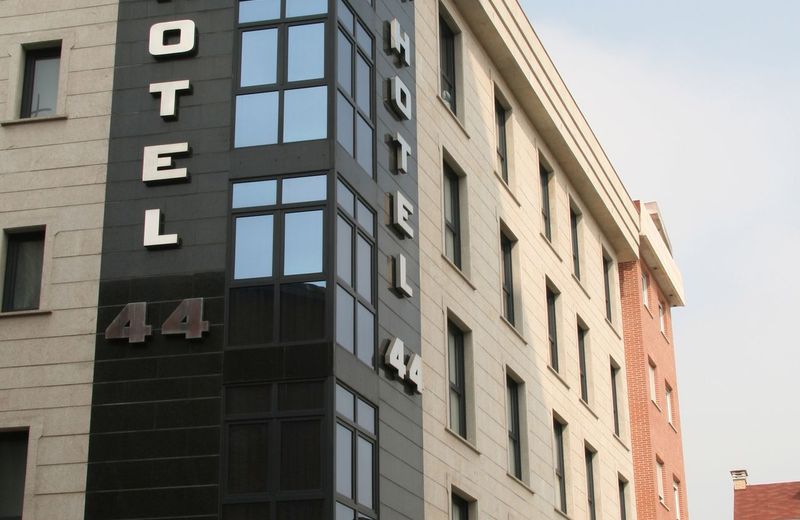 Hotel 44