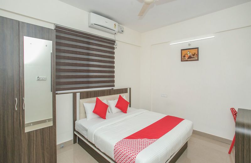 OYO 13745 CMN Stay