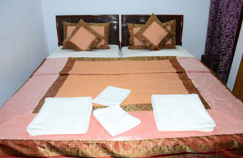 Hotel Shivratri Guest House