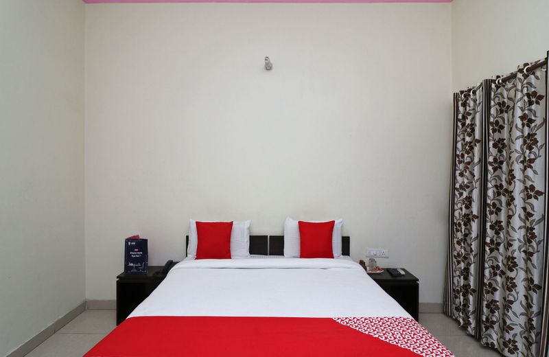 OYO 14161 Hotel ASDR