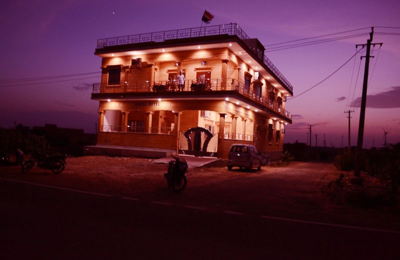 Sartaj Hotel