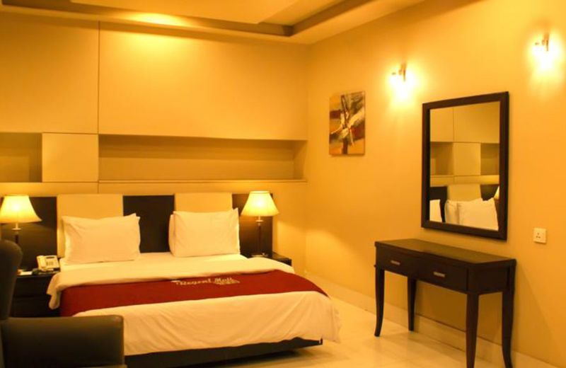 Grand Regent Hotel & Suites