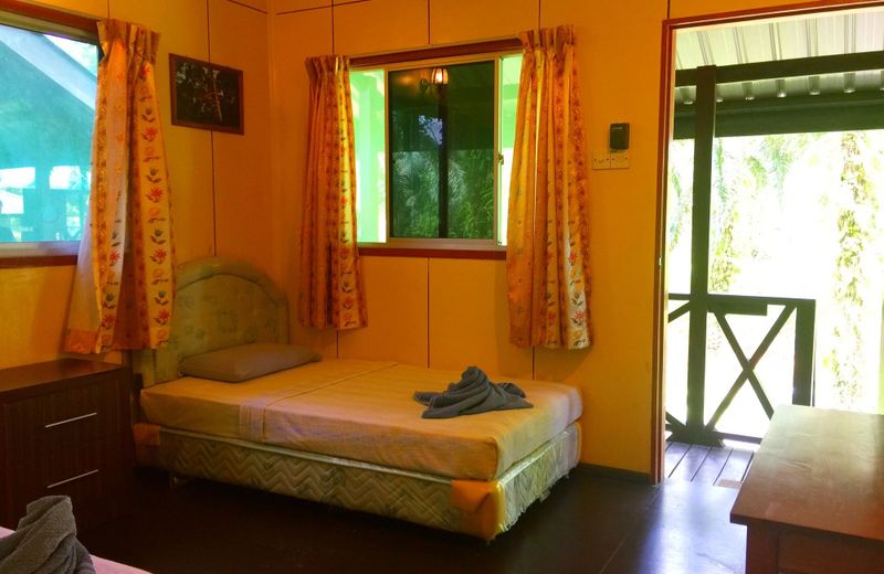 Sukau Backpackers B&B