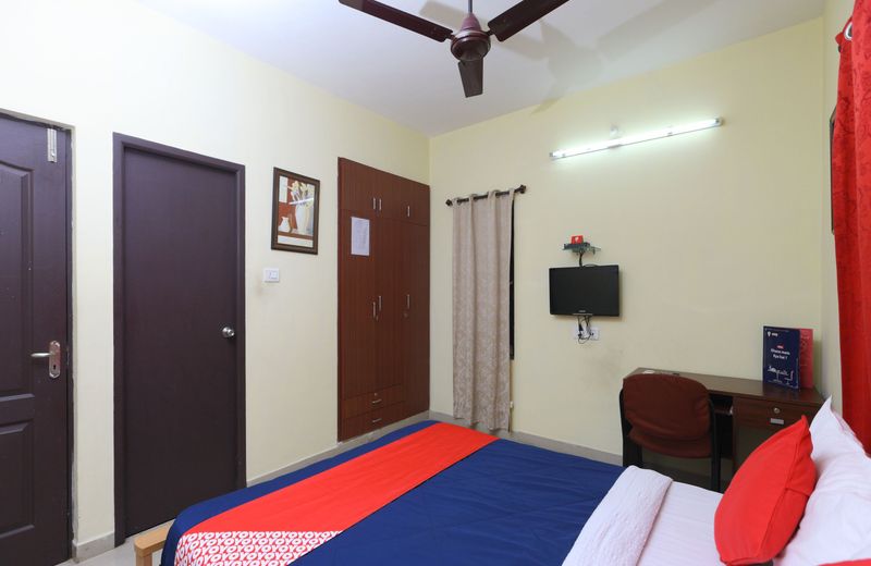OYO 20014 Silverkey Parthasarathy Nagar
