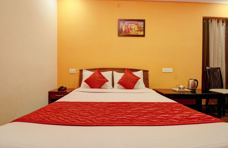 OYO 11727 Sivaraja Residency