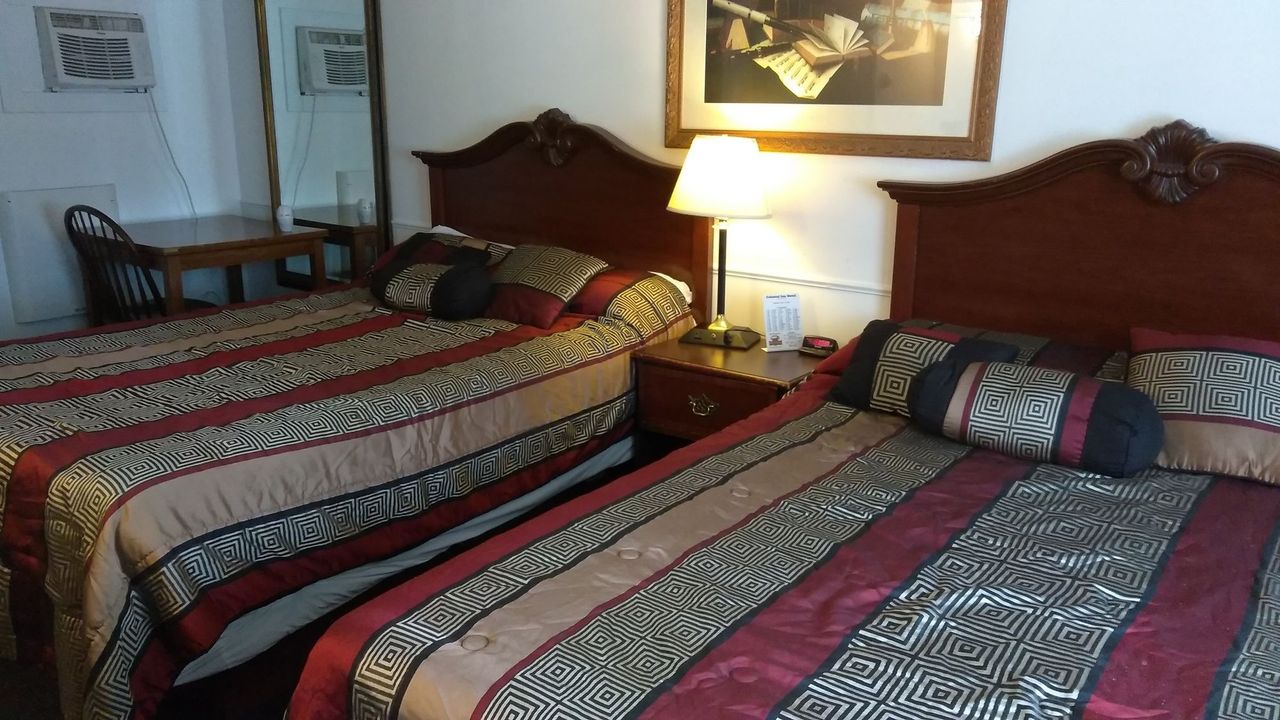 Colonial Inn