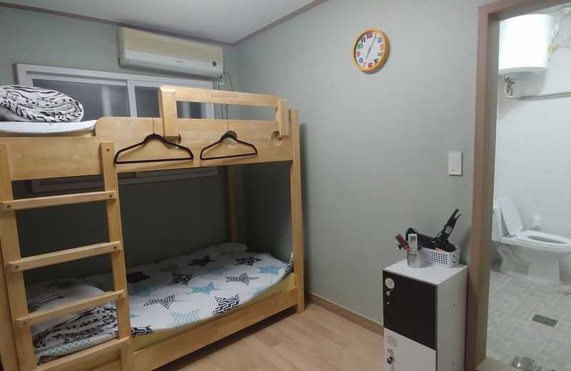 Ninano Guesthouse - Hostel