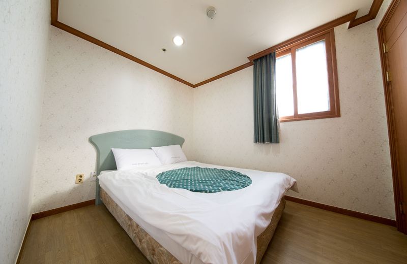 Jung-ang Hitz Condo