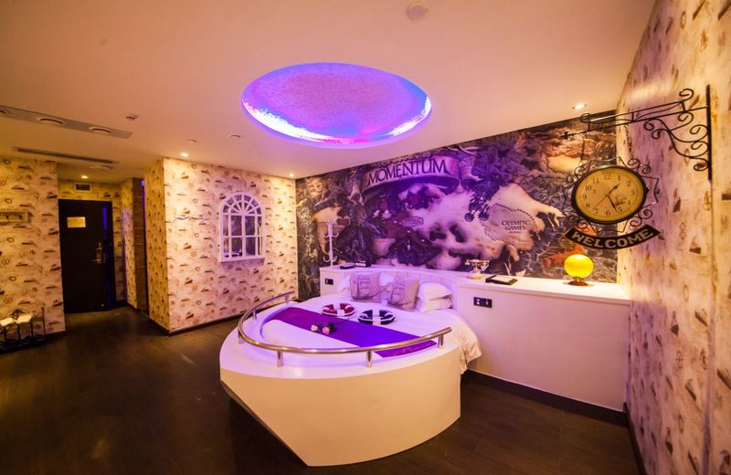 Brightman Theme Hotel