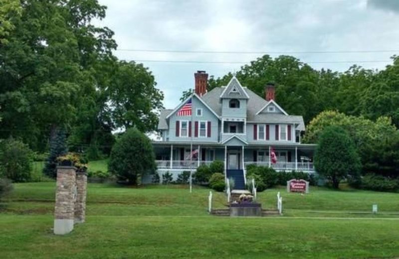 Hudson Manor Bed & Breakfast