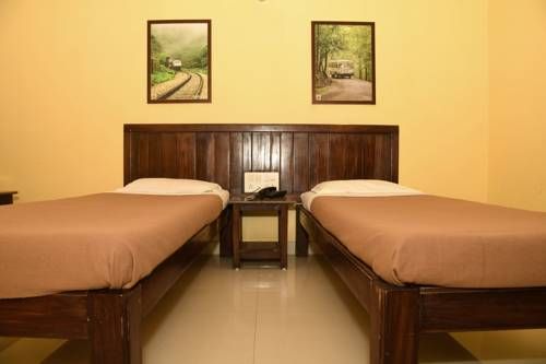 Hotel Kamat Plus