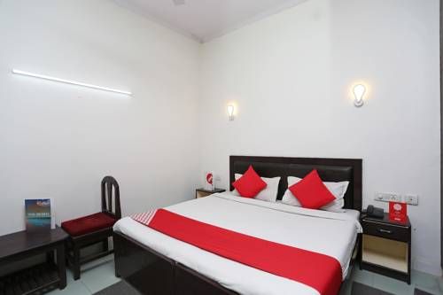 OYO 14511 Apollo Inn
