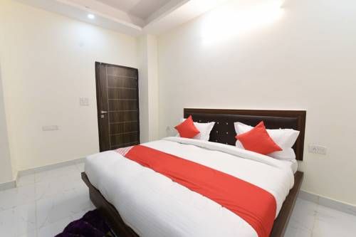 OYO 19134 The Signature Hotel