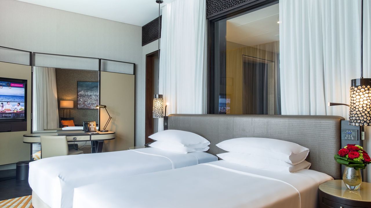 Grand Hyatt Abu Dhabi Hotel & Residences Emirates Pearl