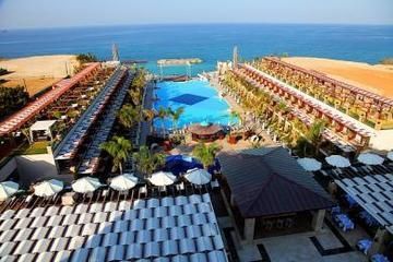 Cratos Premium Hotel