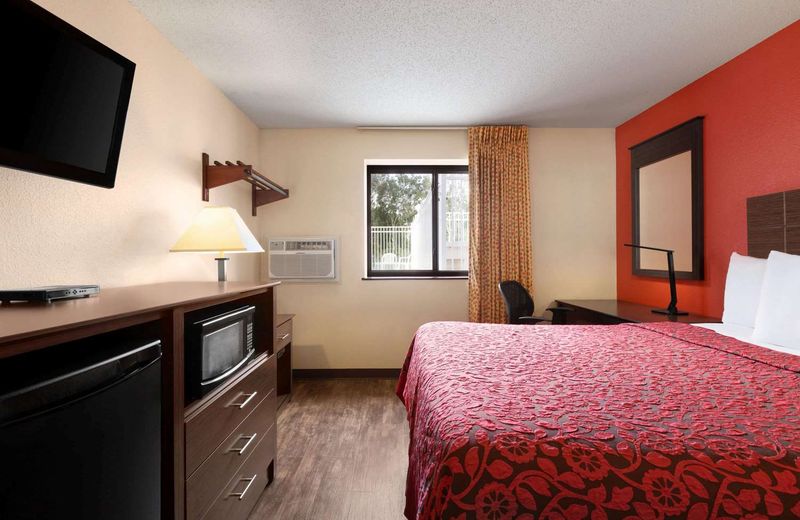 Zen Living Suites Extended Stay - Jacksonville - Orange Park