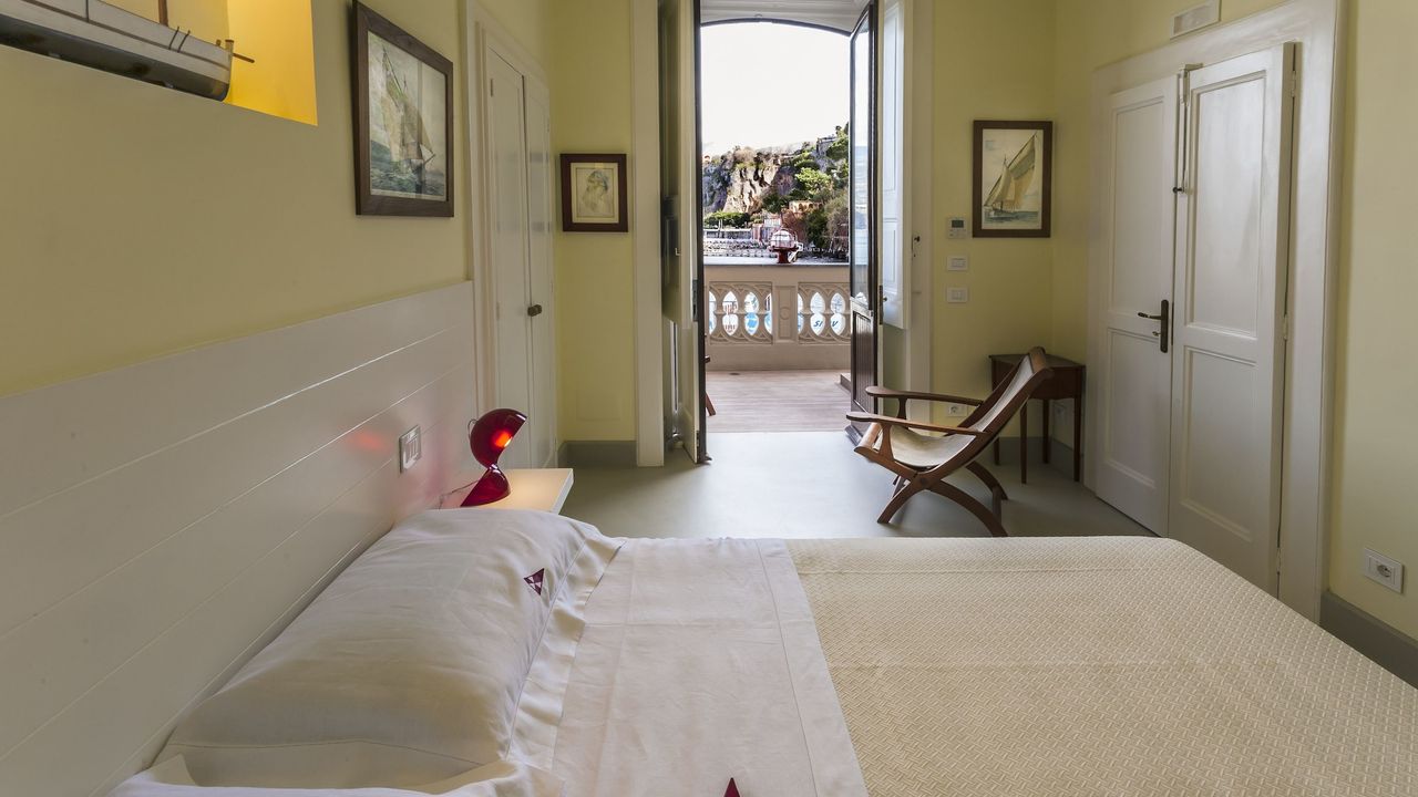 Yacht Club Capo Cervo Suites