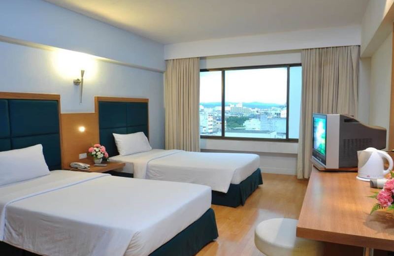 Mayflower Grande Hotel