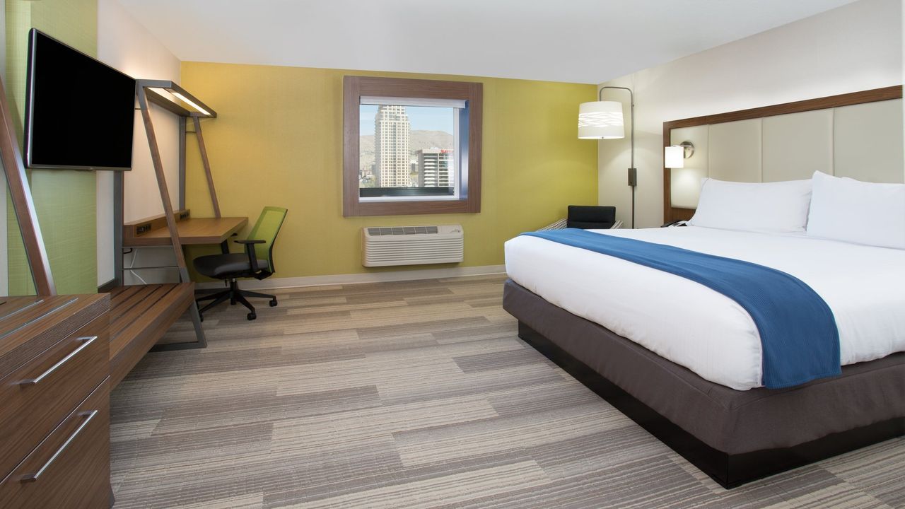 Holiday Inn Express & Suites Blackwell, an IHG Hotel