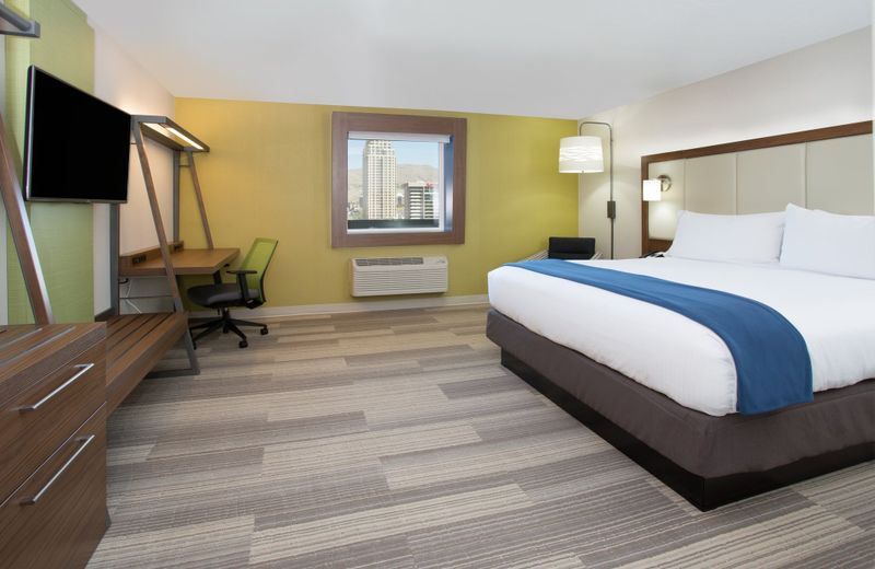 Holiday Inn Express & Suites Blackwell, an IHG Hotel