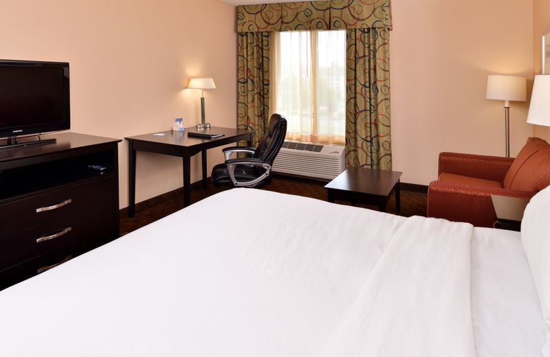 Holiday Inn Express Hotel & Suites Cincinnati-Blue Ash, an IHG Hotel