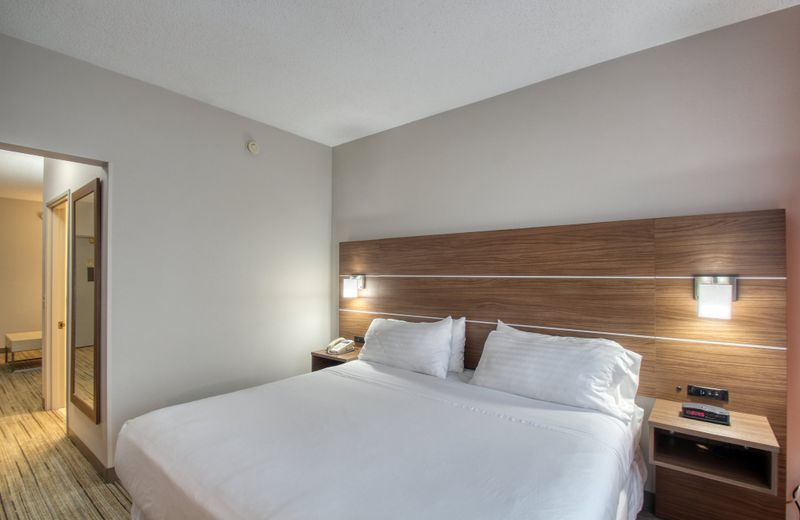 Holiday Inn Express Hotel & Suites Oshkosh - State Route 41, an IHG Hotel