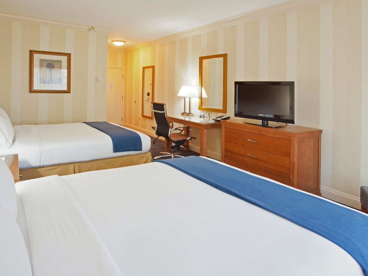 Holiday Inn Express Hotel & Suites Santa Cruz