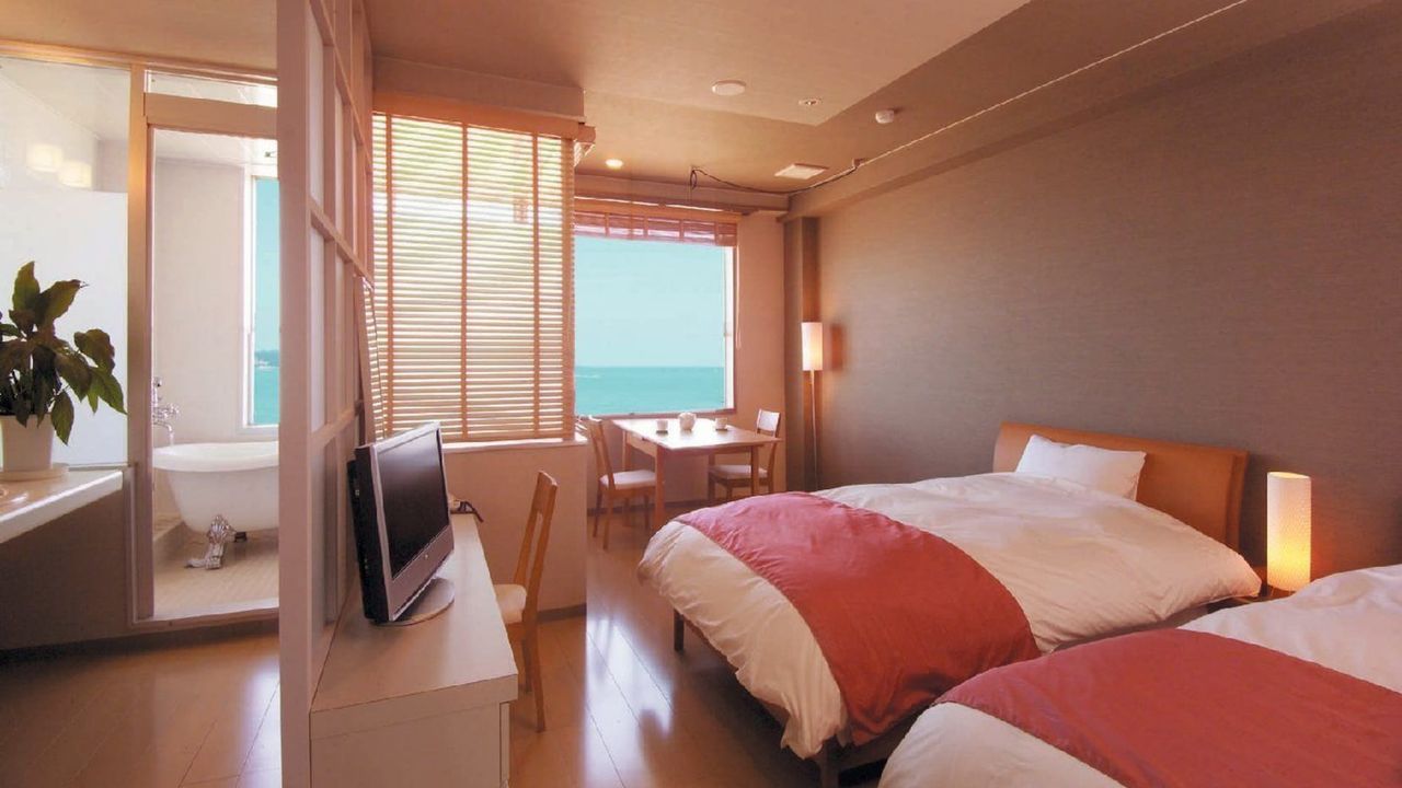 Kamogawa Universe Hotel