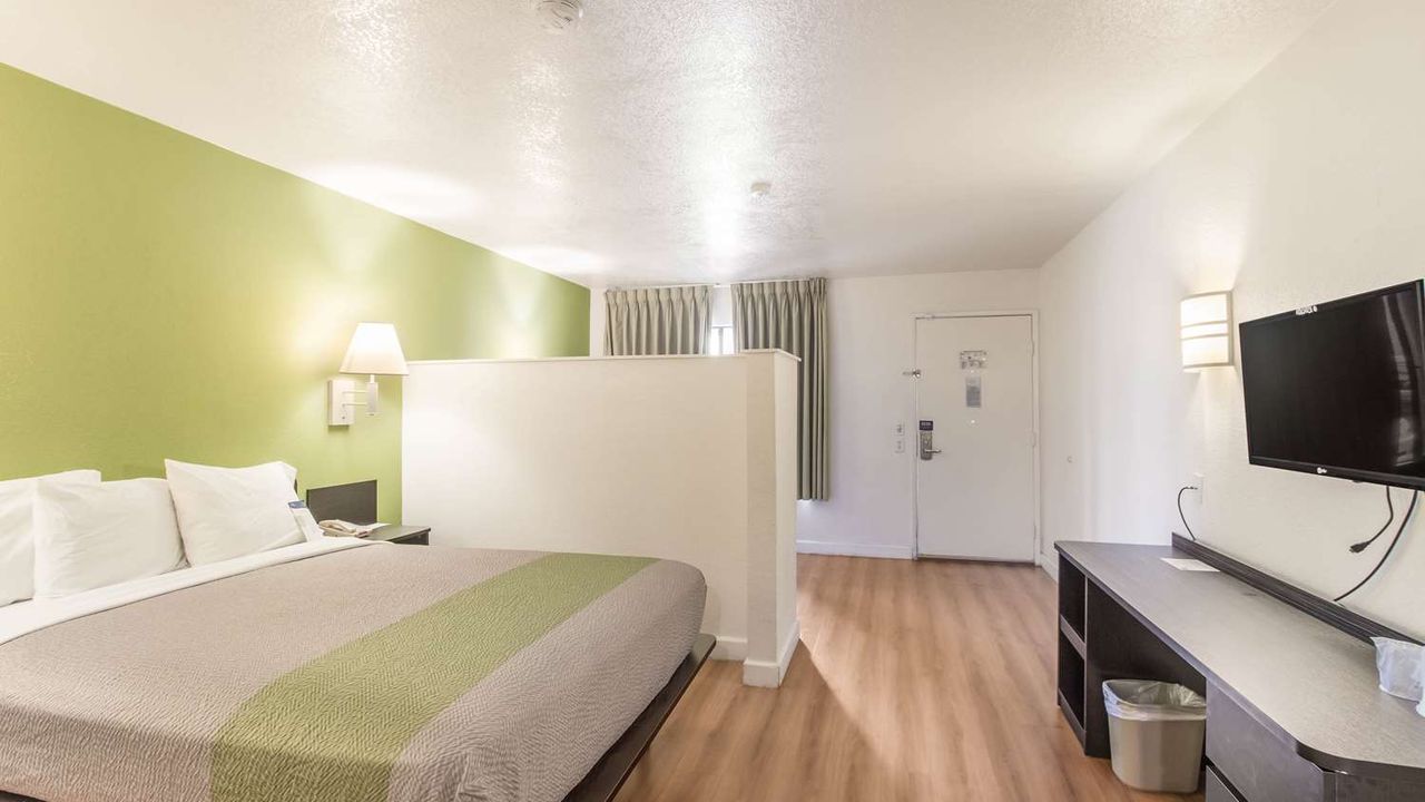 Motel 6 Hemet