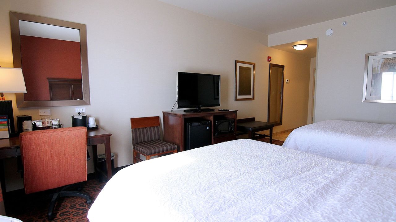 Hampton Inn & Suites Grand Forks