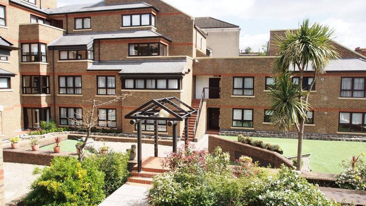 Monarch House Serviced Apartments