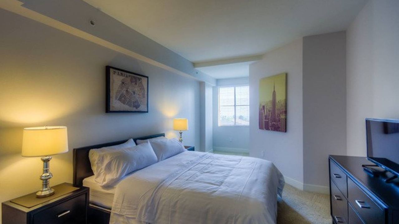 Wilshire Apartment 215 - 3 bedroom