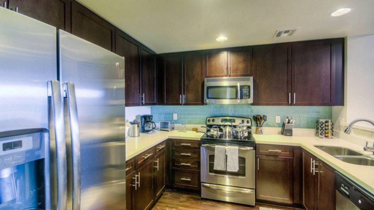Wilshire Apartment 215 - 3 bedroom