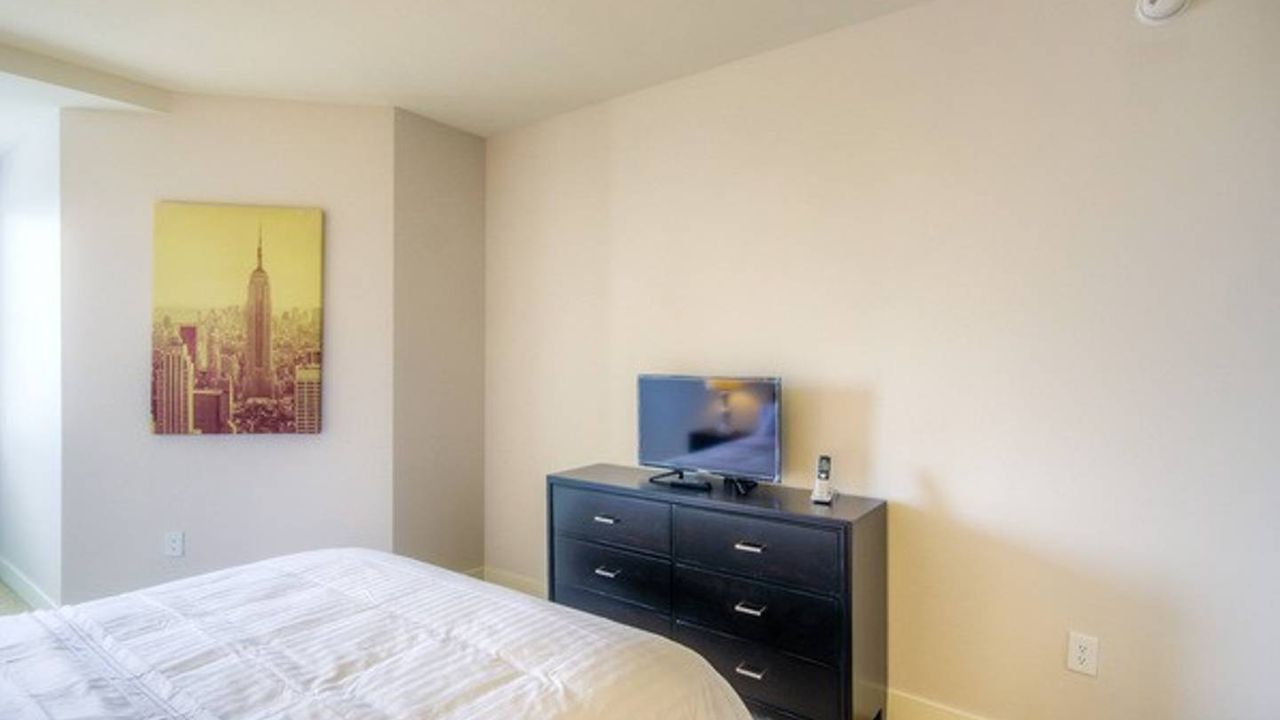 Wilshire Apartment 215 - 3 bedroom